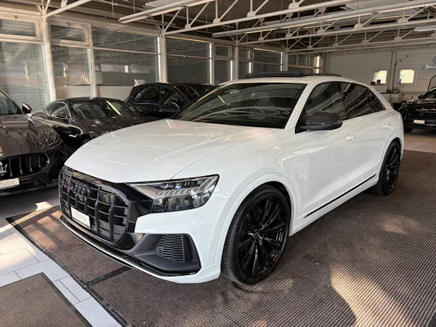 AUDI SQ8 TFSI quattro | CH Fzg. | NP: 199K | Carbon | Nachtsicht | Massage | B&O Advanced | AHK | Standheiz. | VOLL |