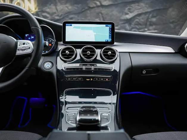 Mercedes-Benz C 300 Avantgarde 9G-Tronic *Sitzheizung*Rückfahrkamera*Multibeam LED Scheinwerfer*