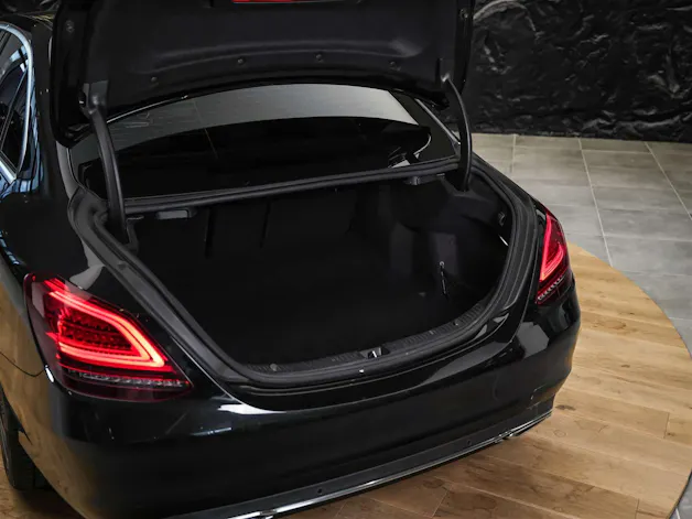 Mercedes-Benz C 300 Avantgarde 9G-Tronic *Sitzheizung*Rückfahrkamera*Multibeam LED Scheinwerfer*