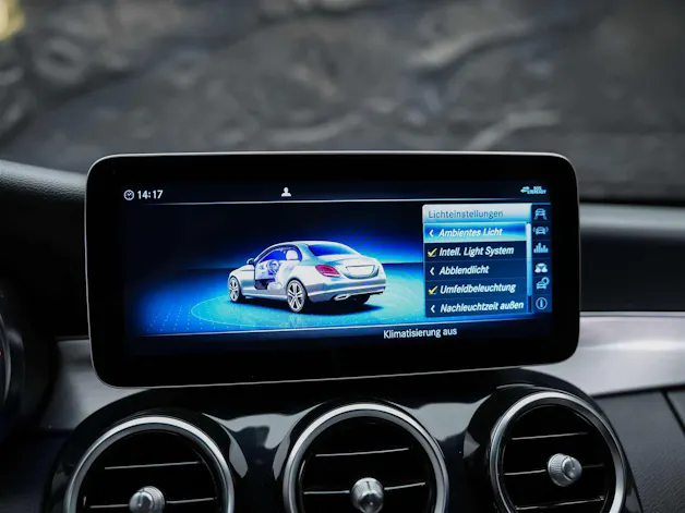 Mercedes-Benz C 300 Avantgarde 9G-Tronic *Sitzheizung*Rückfahrkamera*Multibeam LED Scheinwerfer*