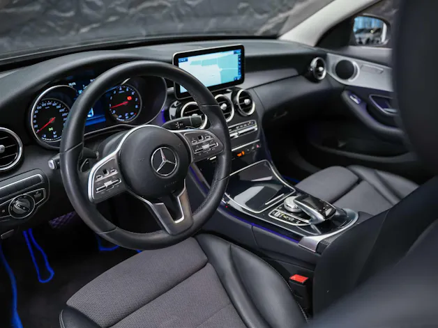 Mercedes-Benz C 300 Avantgarde 9G-Tronic *Sitzheizung*Rückfahrkamera*Multibeam LED Scheinwerfer*