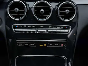 Mercedes-Benz C 300 Avantgarde 9G-Tronic *Sitzheizung*Rückfahrkamera*Multibeam LED Scheinwerfer*