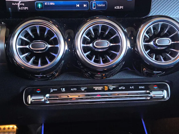Mercedes-Benz GLB 220 4Matic AMG Line 8G-Tronic