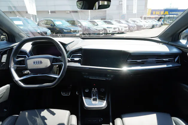 Audi Q4 e-tron 50 quattro S-LINE!!!
