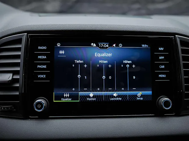 Škoda Karoq 1.5 TSI Selection DSG *Sitzheizung*Lenkradheizung*Rückfahrkamera*
