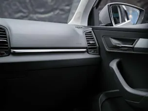 Škoda Karoq 1.5 TSI Selection DSG *Sitzheizung*Lenkradheizung*Rückfahrkamera*