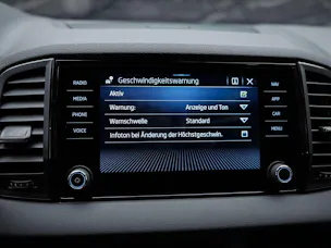 Škoda Karoq 1.5 TSI Selection DSG *Sitzheizung*Lenkradheizung*Rückfahrkamera*
