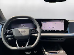 AUDI Q4 e-tron SUV quattro performance Swiss Ski