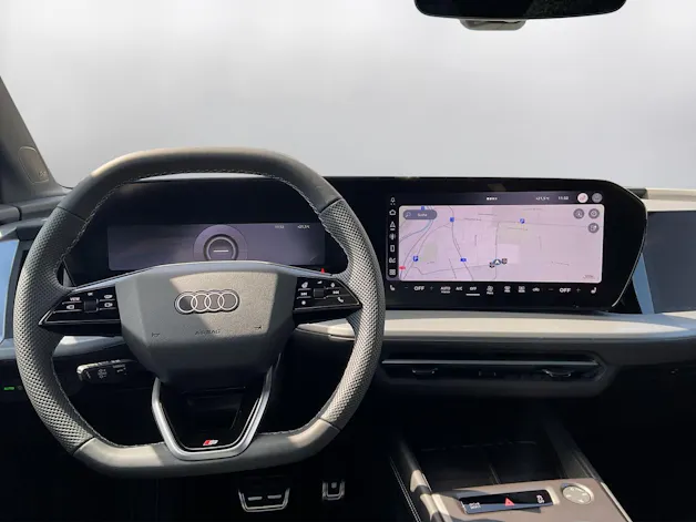 AUDI Q4 e-tron SUV quattro performance Swiss Ski