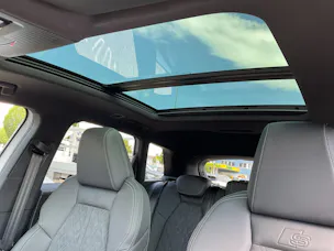 AUDI Q4 e-tron SUV quattro performance Swiss Ski