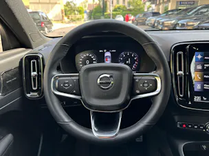 Volvo XC40 B4 Benzin Mild Hybrid AWD R-Design Geartronic