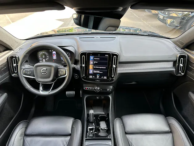 Volvo XC40 B4 Benzin Mild Hybrid AWD R-Design Geartronic