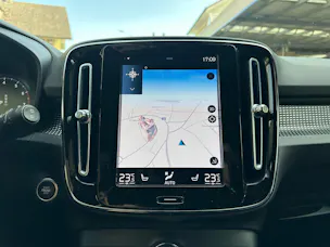 Volvo XC40 B4 Benzin Mild Hybrid AWD R-Design Geartronic