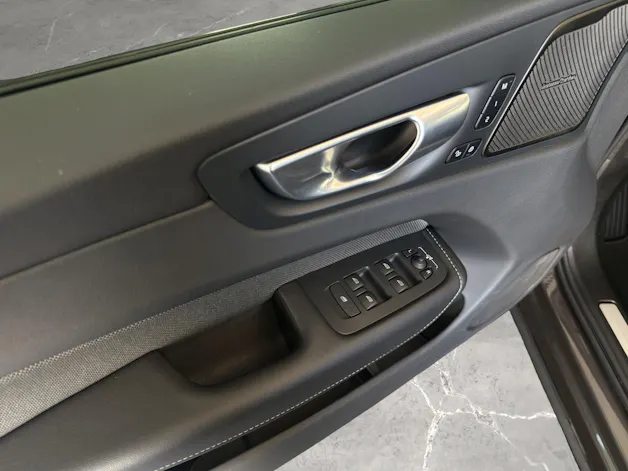 VOLVO XC60 2.0 T8 TE XCENTRIC eAWD