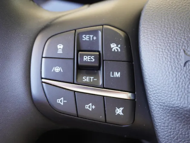 Ford Focus 1.0 MHEV Titanium X Automat