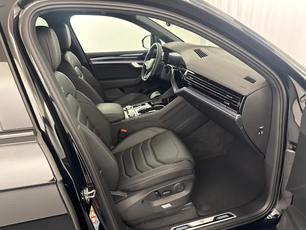 VW Touareg 3.0 TDI R-Line ''inkl. AHK & Standheizung''
