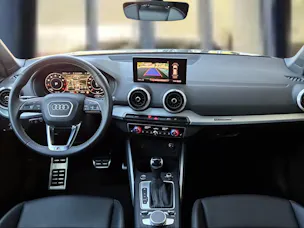 Audi Q2 40 TFSI S line Attraction quattro S-tronic Daytonagrau Perleffekt