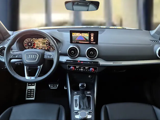 Audi Q2 40 TFSI S line Attraction quattro S-tronic Daytonagrau Perleffekt