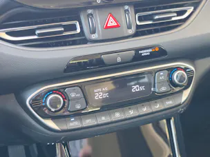 Hyundai i30 1.5 T-GDi Amplia DCT