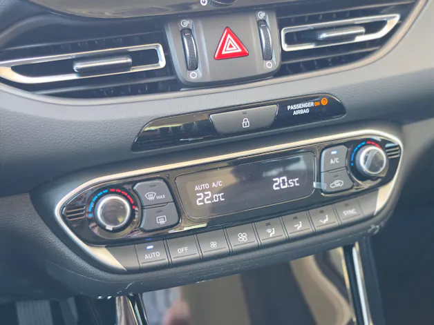 Hyundai i30 1.5 T-GDi Amplia DCT