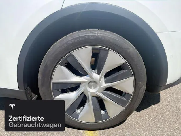 Tesla Model Y Long Range AWD