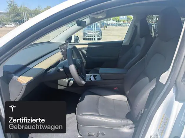 Tesla Model Y Long Range AWD