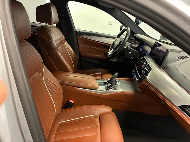 BMW Alpina BMW-ALPINA B5 Touring 4.4 Biturbo 4x4