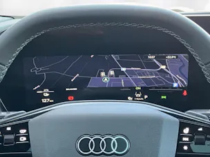 Audi Q4 e-tron SUV quattro performance Swiss Ski