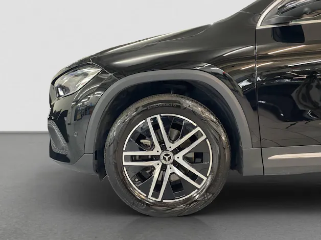 Mercedes-Benz GLA 200 Progressive 4MATIC