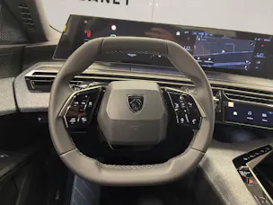 Peugeot 5008 1.2 Hybrid Allure Premium