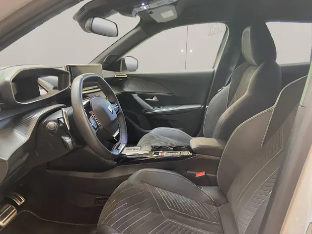 Peugeot 2008 1.2 Hybrid 145 GT