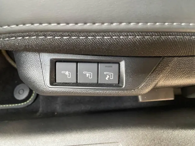 Peugeot 2008 1.2 Hybrid 145 GT