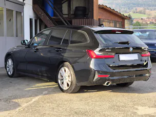 BMW 330e x DriveTouring Steptronic