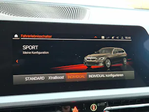 BMW 330e x DriveTouring Steptronic