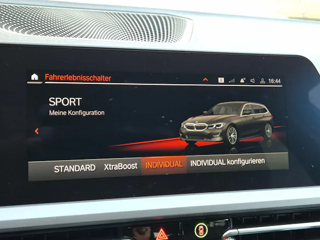 BMW 330e x DriveTouring Steptronic