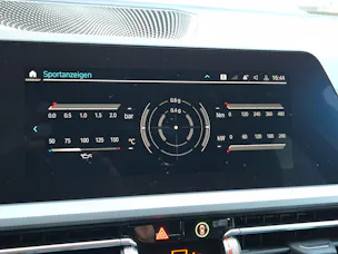 BMW 330e x DriveTouring Steptronic