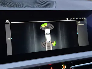 BMW 330e x DriveTouring Steptronic