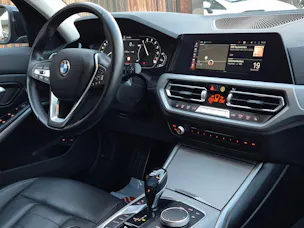 BMW 330e x DriveTouring Steptronic