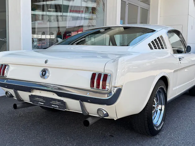 FORD V8 Fastback 302
