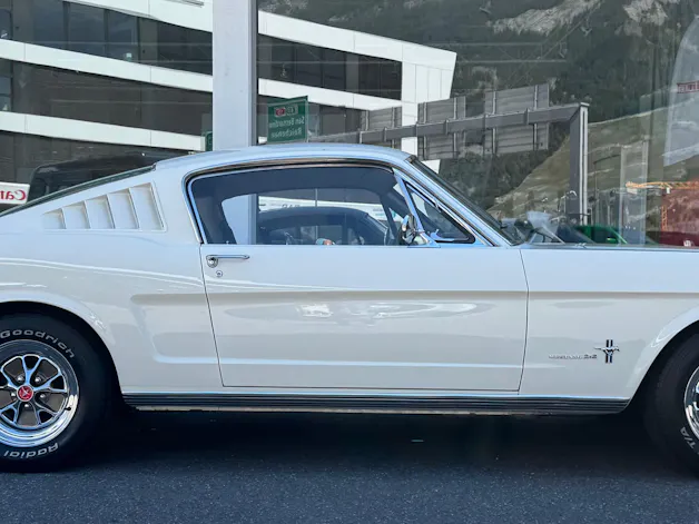 FORD V8 Fastback 302
