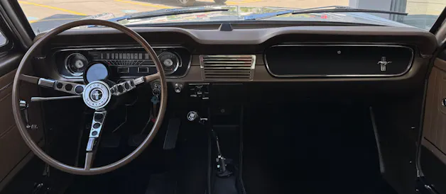 FORD V8 Fastback 302