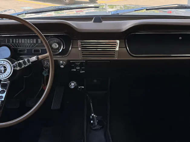 FORD V8 Fastback 302