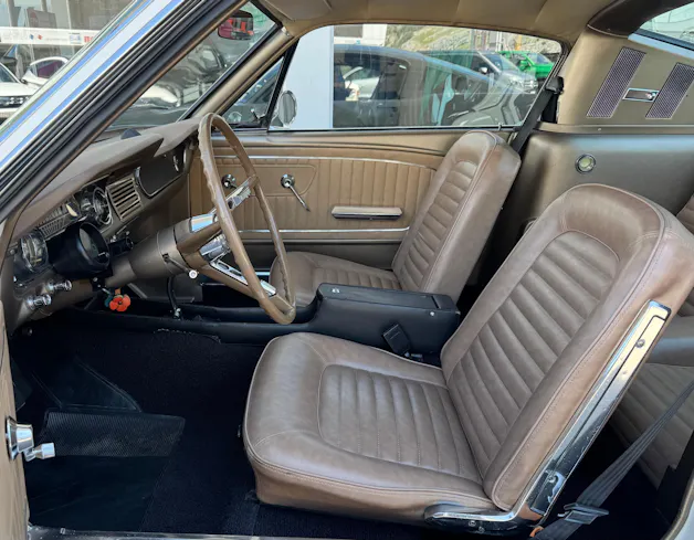 FORD V8 Fastback 302