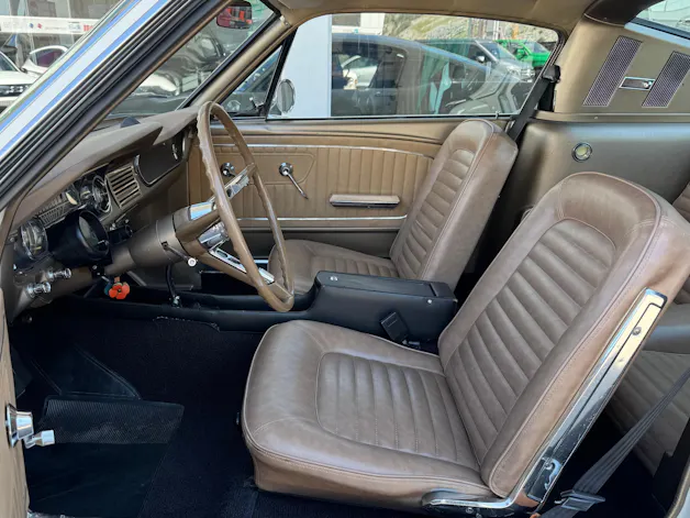 FORD V8 Fastback 302