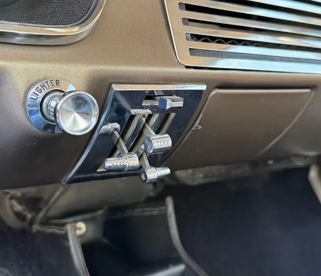 FORD V8 Fastback 302