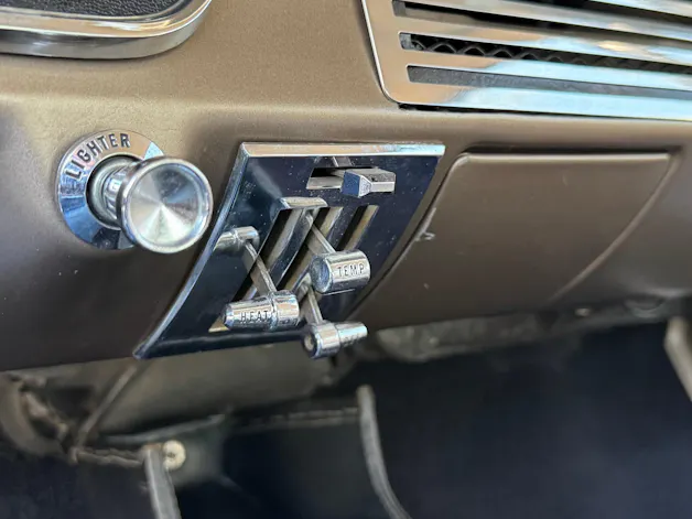 FORD V8 Fastback 302