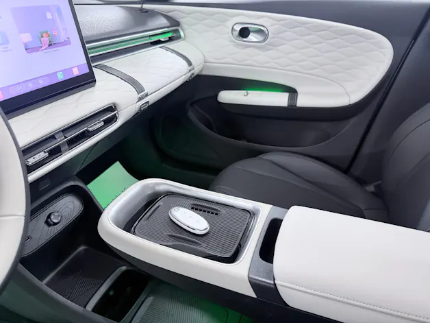 Dongfeng Box 42 kWh Ocean Eyes / 360° Kamera / Car Play / Ecotex Leder / 12 Zoll Display / Sitzheizung/Kühlung / Phone Mirroring /