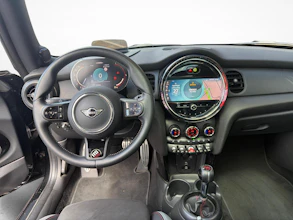 https://vehicle.imgix.net/4410446/42cca375-ad41-4c8c-b72d-5494d4e81427.jpg
