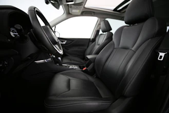 https://vehicle.imgix.net/4410454/216ef5a7-5c85-4ee9-a667-3ad071cee785.jpg