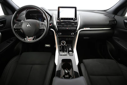 MITSUBISHI ECLIPSE CROSS 8